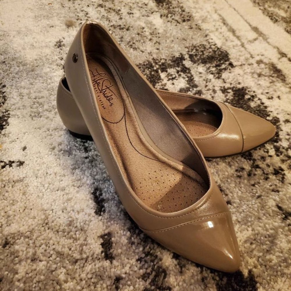 Nude Flats - Picture 4 of 4